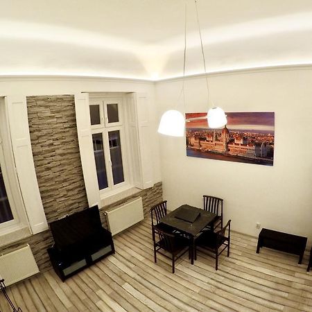 Homelike Luxury Flat On Gyulai Pal Boedapest Buitenkant foto