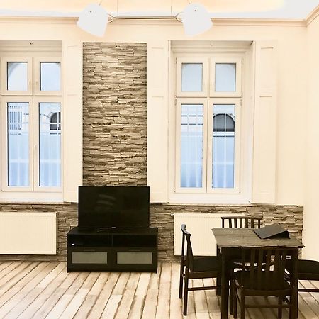 Homelike Luxury Flat On Gyulai Pal Boedapest Buitenkant foto