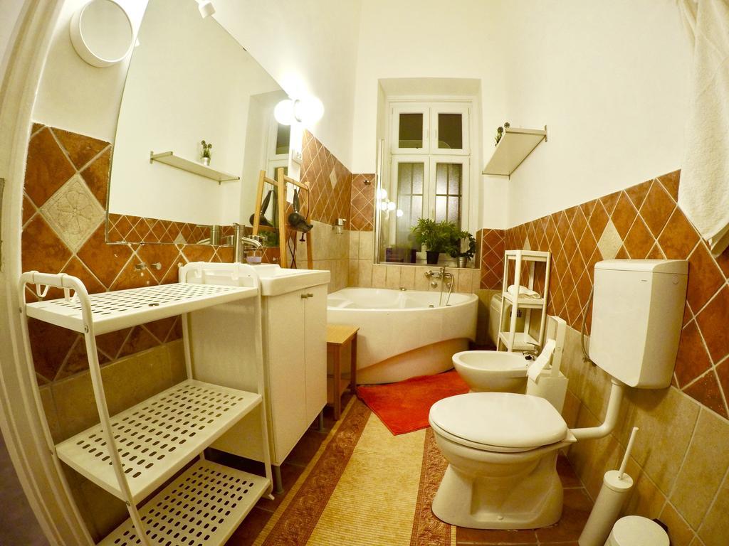 Homelike Luxury Flat On Gyulai Pal Boedapest Buitenkant foto