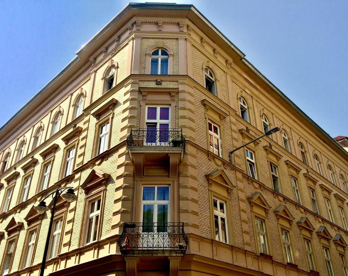 Homelike Luxury Flat On Gyulai Pal Boedapest Buitenkant foto